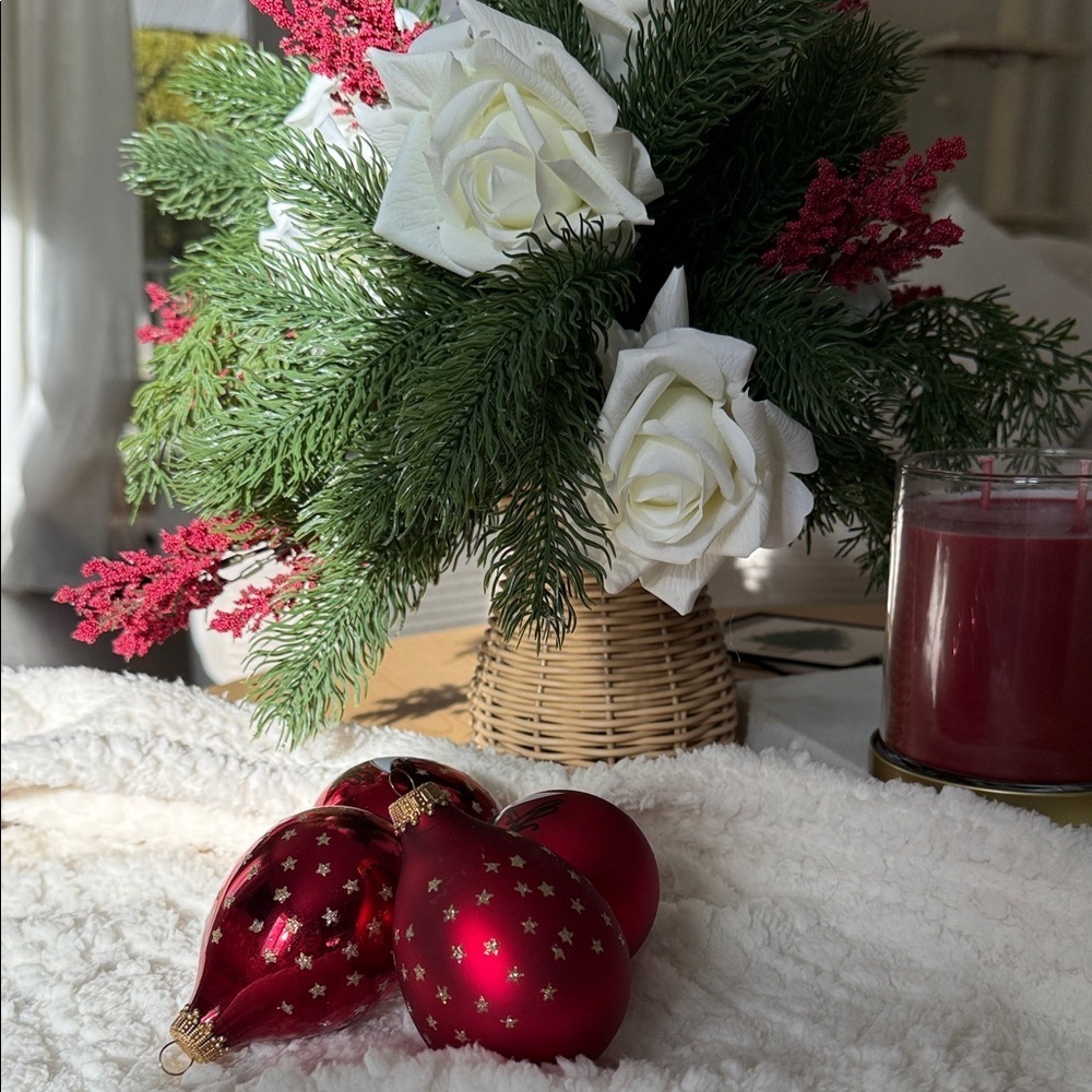 Set of Four (4) Vintage Red Christmas Ornaments with Tree Design and Gold Stars - Picture 3 of 4